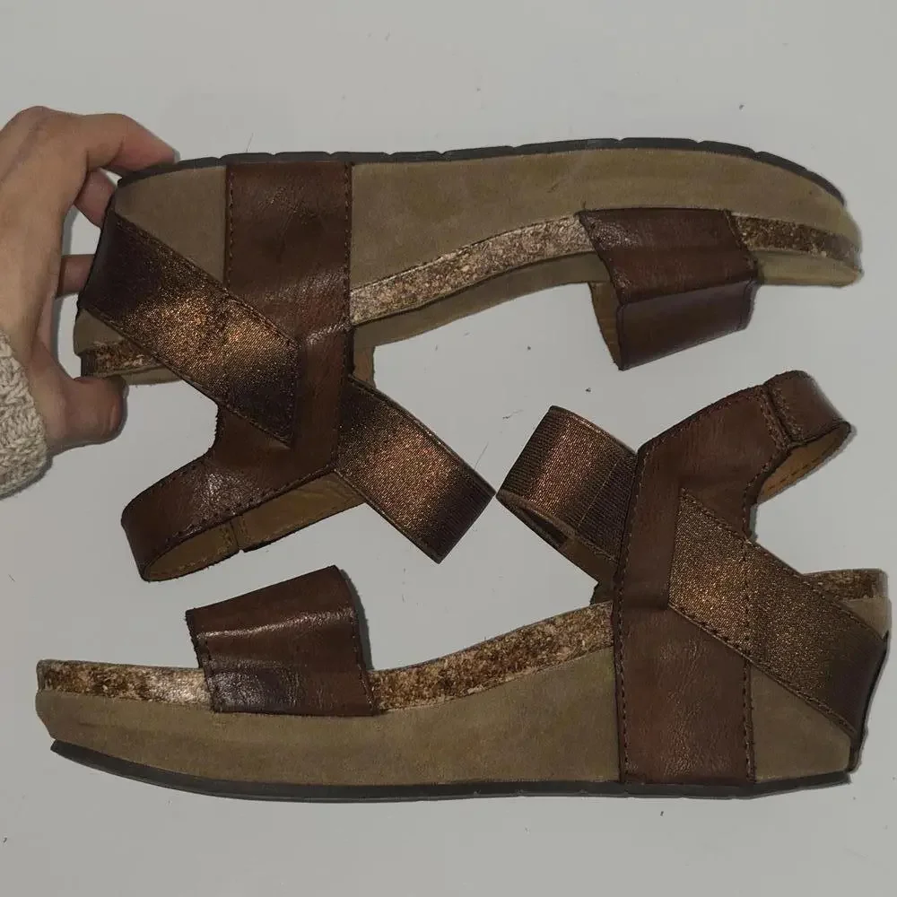044 Pierre Dumas Chantal Brown Color Wedge Heeled Sandals Size 10